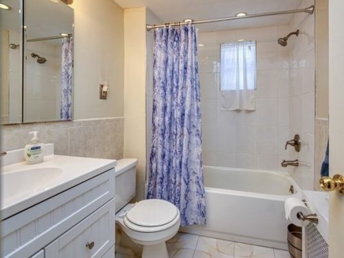 30 Havelock Rd, Worcester MA 01602-2543 exterior