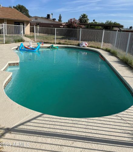 5222 41st Dr, Phoenix AZ  85019-2411 exterior