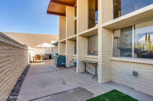 8731 Old Spanish Terrace Dr, Tucson AZ  85710-4072 exterior