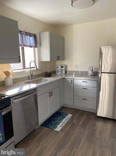 8403 Alameda Ct, Alexandria, VA 22309-1620