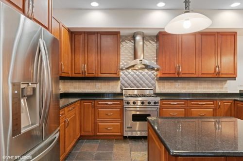 3705 Magnolia Ave, Chicago IL 60660-1496 exterior