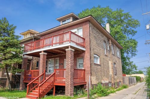 5843 Artesian Ave, Chicago, IL 60659-5032