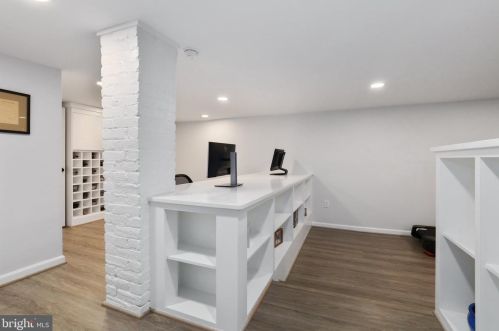 2132 Newport Pl, Washington DC 20037-3002 exterior