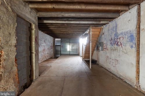 2320 2nd St, Philadelphia PA 19133-3303 exterior