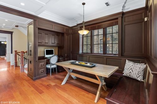 716 Schubert Ave, Chicago IL 60614-1247 exterior