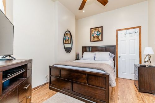 3161 Monroe St, Chicago IL 60624-2545 exterior