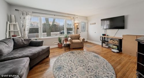 419 Butterfield Rd, Elmhurst, IL 60126-4915