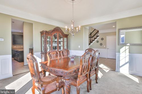 16609 Fox Chase Ct, Leesburg VA 20176-7845 exterior