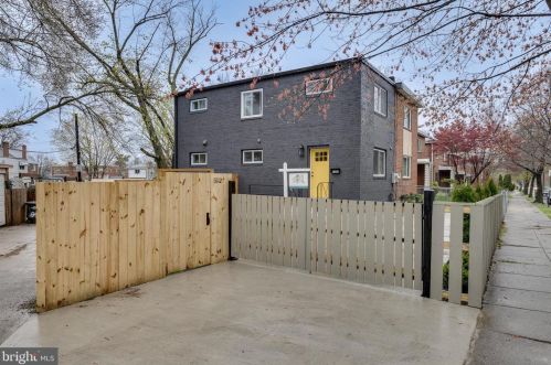 5112 Southern Ave, Washington DC 20019-5848 exterior