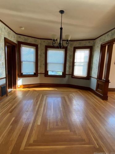 282 Linwood St, New Britain CT 06052-1951 exterior