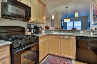 3305 Morrison St, Portland OR  97214-3194 exterior