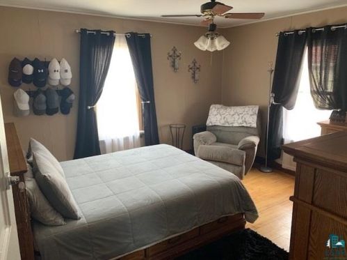 420 24 Ave, Duluth MN 55806-1527 exterior