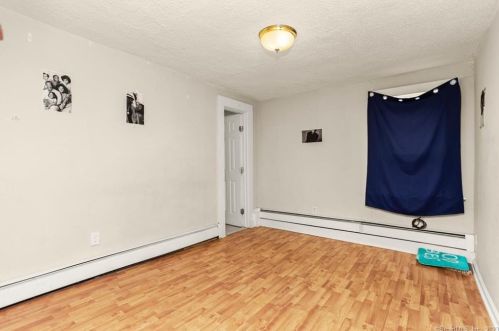 47 Gilbert St, Derby CT 06418-2015 exterior