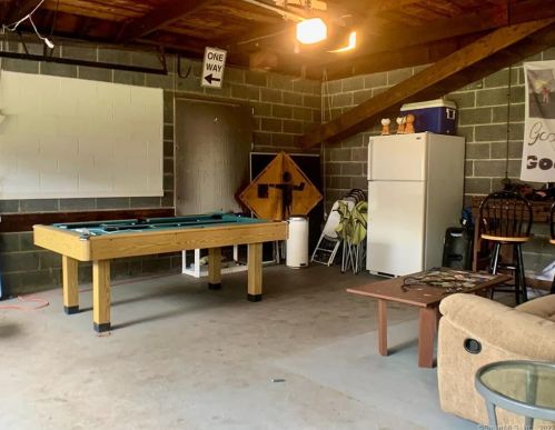 29 Cedar Crst Pl, Norwalk CT 06854-1402 exterior