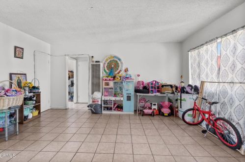 5441 Perkins Rd, Oxnard CA 93033-8833 exterior