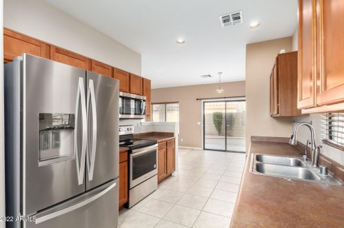 7020 30 St, Phoenix AZ 85042-6010 exterior