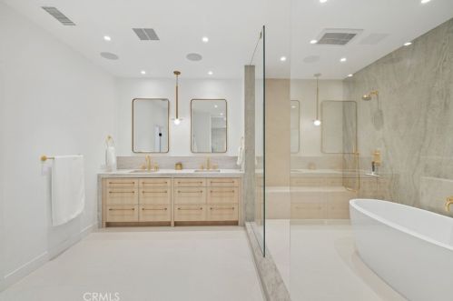 10464 Caribou Way, Tustin CA  92782-1470 exterior