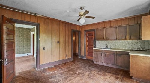 166 Adelaide Ave, Providence RI 02907-1833 exterior