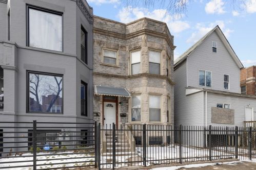 6524 Eberhart Ave, Chicago, IL 60637-3206