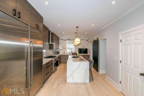 560 Morgan St, Atlanta GA 30308-2821 exterior