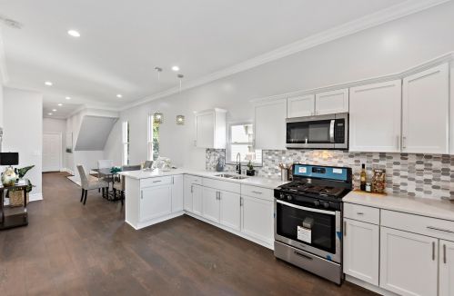 6349 Evans Ave, Chicago IL  60637-3405 exterior