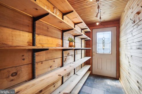 3432 Memorial St, Alexandria VA 22306-1548 exterior