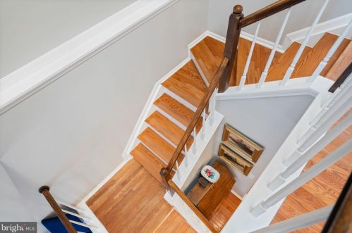 6005 Kestner Cir, Alexandria VA  22315-4834 exterior