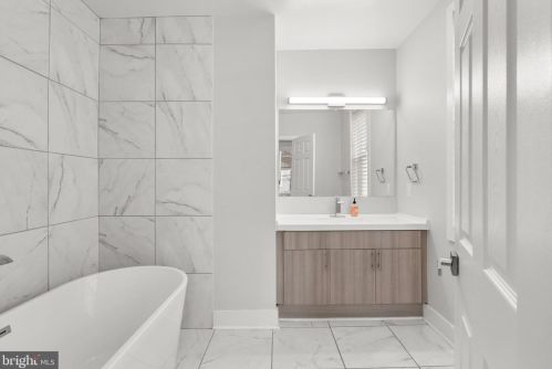 610 Roxboro Pl, Washington DC  20011-1254 exterior