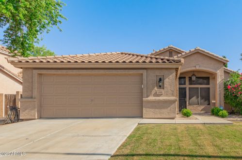295 Goldfinch Way, Chandler AZ  85286-4550 exterior