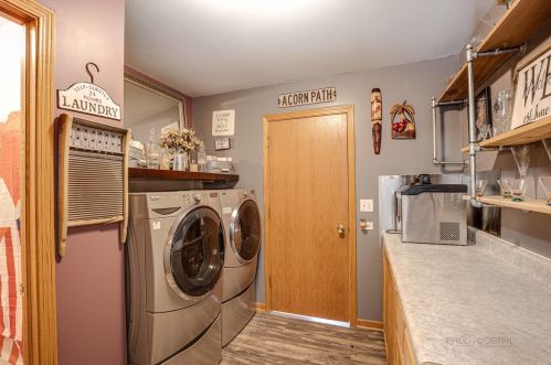 8520 Acorn Path, Bull Valley IL 60097-8866 exterior