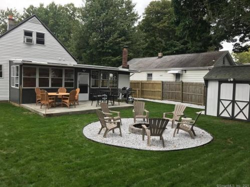 25 Sampson Ave, Milford CT 06460-5549 exterior