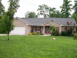 275 Bluff Trce, Jacksboro, TN 37757-3935