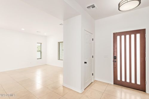 9837 Central Ave, Phoenix AZ 85020-1008 exterior