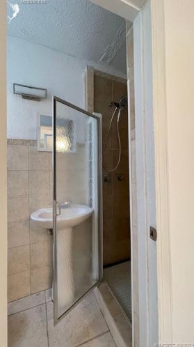 555 Twylite Ter, Fort Pierce FL 34983-1186 exterior