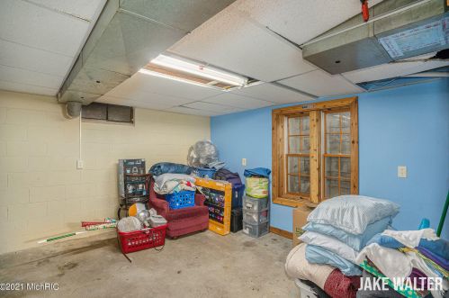 2392 Thornwood St, Wyoming MI exterior