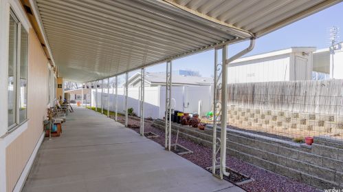 178 Alta Vw Way, Sandy UT 84070-3258 exterior