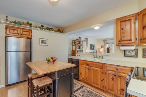 4 Hampshire Dr, Concord NH 03301-5914 exterior