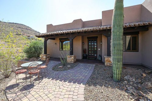 37025 33rd Ave, Phoenix AZ  85086-8740 exterior