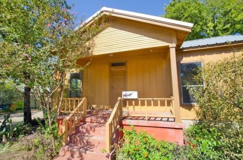 1614 10th St, Austin, TX 78702-3334