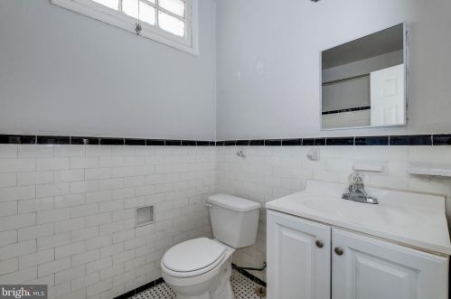 1320 T St, Washington DC 20009-4438 exterior