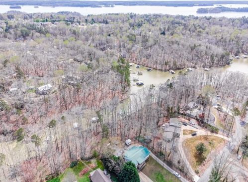 8245 Bennett Ln, Gainesville GA 30506-4068 exterior