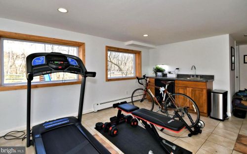 200 Timber Jump Ln, Media PA 19063-1131 exterior