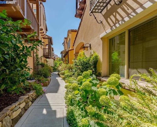 54 Pimentel Cir, Milpitas, CA 95035-6257