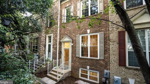 6007 Riddle Walk, Alexandria VA  22312-2773 exterior