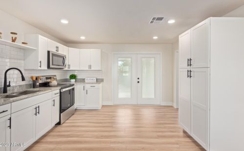 3437 Acoma Dr, Phoenix AZ 85032-4830 exterior