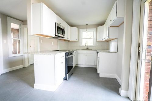 410 Commonwealth Ave, New Britain CT 06053-2404 exterior