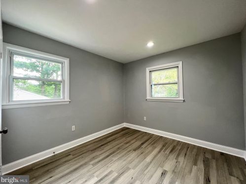 5910 Brookview Dr, Alexandria VA 22310-1819 exterior