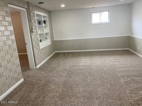 6844 33rd Ave, Phoenix AZ 85051-1201 exterior