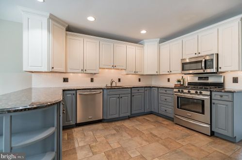 915 Standish Ave, Huntingdon Valley PA 19006-8725 exterior