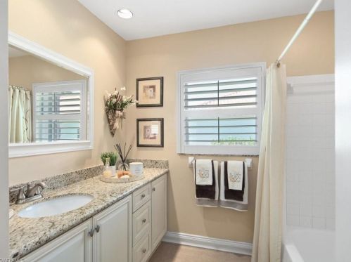 1925 Blackstone Cir, Naples FL 34109-7225 exterior